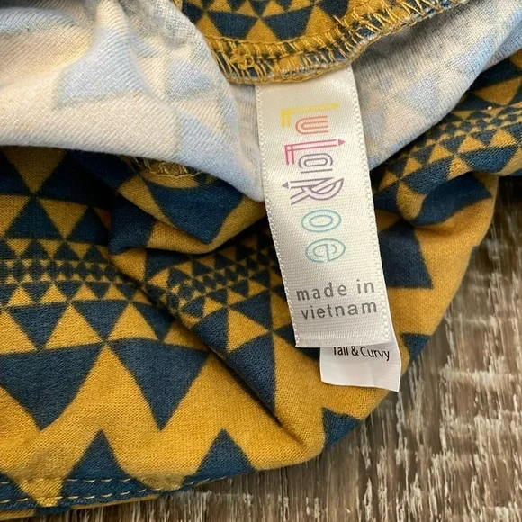 LuLaRoe T/C leggings - Picture 2 of 2